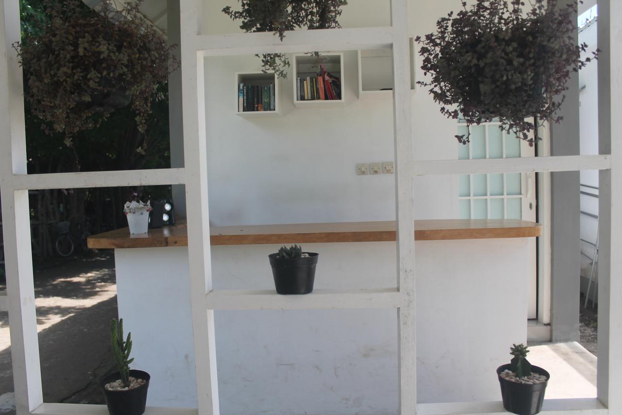 Casa Blanca Gili Air Hotel Buitenkant foto